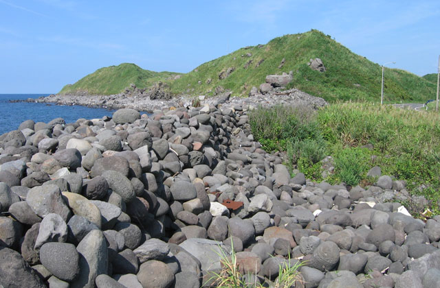 由利海岸波除石垣